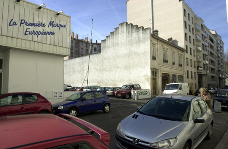 Usine de transformation des métaux dite Guinand et Cie tubes cuivre et Usine de décolletage Ponce et Philippe actuellement supermarché leader price et établissement de bienfaisance Terre d'Amitié