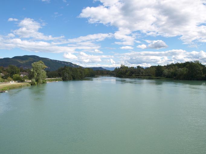 Bac, puis bac à traille du Port de Groslée (vestiges)