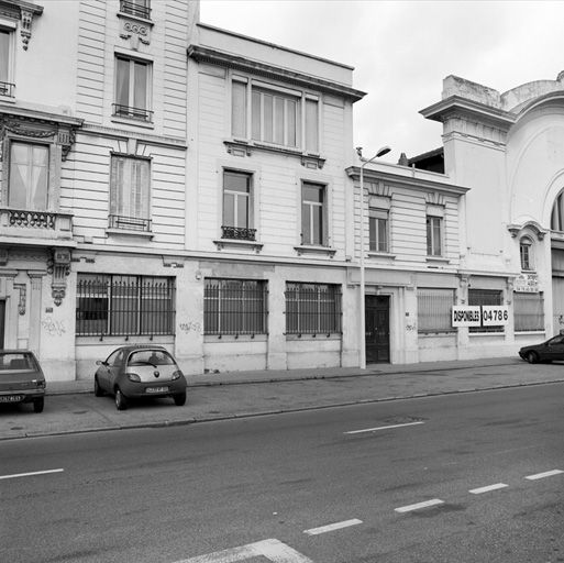 Usine de chaudronnerie des Ateliers de Construction du Rhône Laurent Chevalier puis Grenier puis Paul Dulac et Nas puis entrepôt à charbon Girard actuellement reconversion de la halle dite H7 en pôle numérique