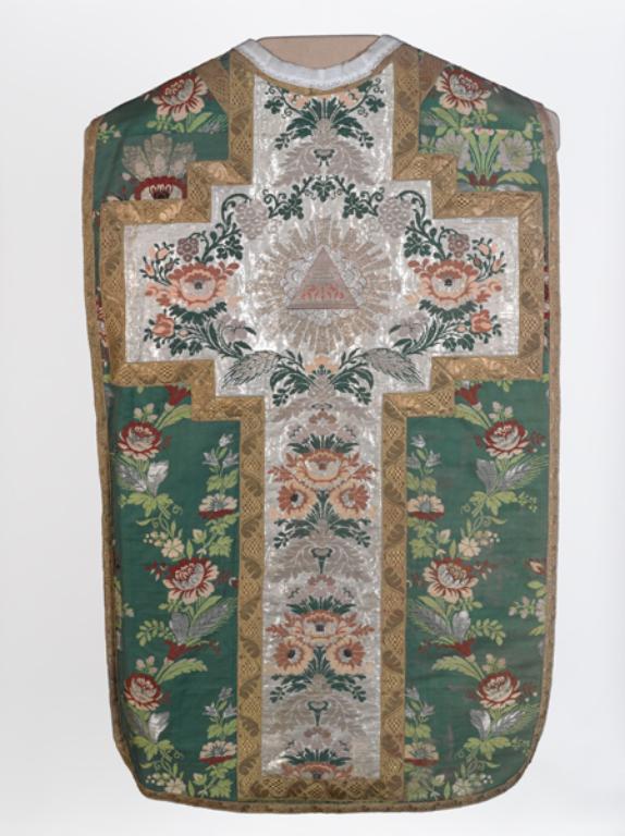 chasuble, étole, manipule, voile de calice, bourse de corporal : ornement vert