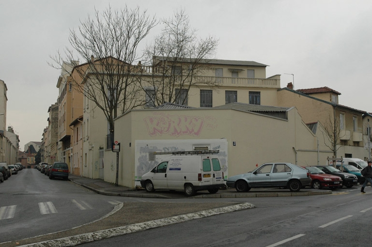Usine de construction automobile J. Durand puis chromage Plagne puis Julian Chasset et Cie commissionnaires messagers actuellement bureaux logement