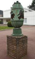Paire de vases monumentaux