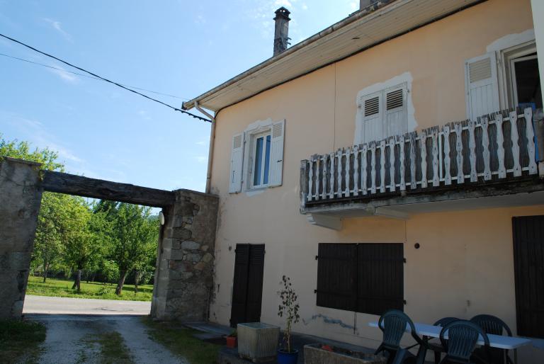 Maison forte de la Forest, puis faïencerie de la Forest, puis colonie de vacances l’Aygadièro, actuellement maison et immeuble à logements