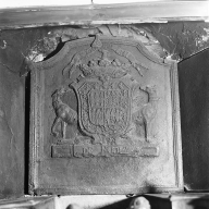 plaque de cheminée : armoiries des Ruolz Montchal