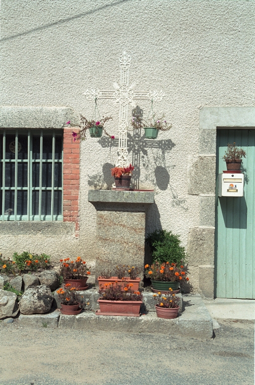 Les croix monumentales du canton de Boën et de la commune de Sail-sous-Couzan