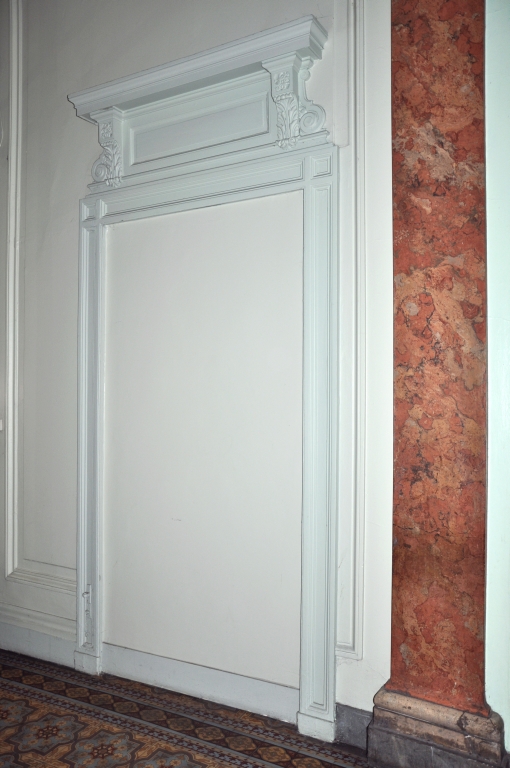 Hôtel de voyageurs, Hôtel du Globe, puis Grand Hôtel de l'Europe, puis Hôtel de l'Europe et Villa Béatrice, actuellement immeuble Europe-Béatrice