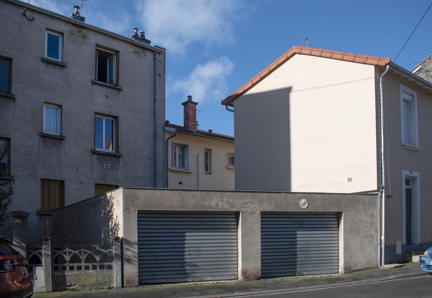 Immeuble et maisons