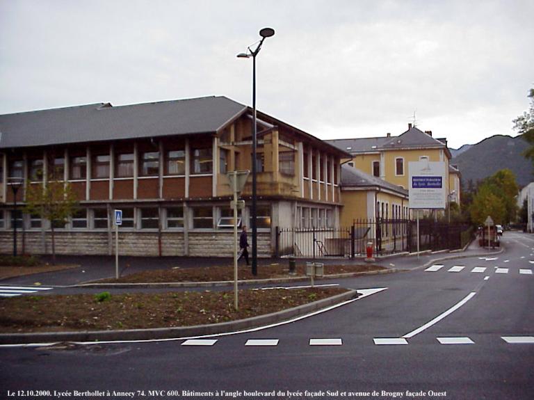 Lycée de garçons, actuellement Lycée Claude-Louis-Berthollet