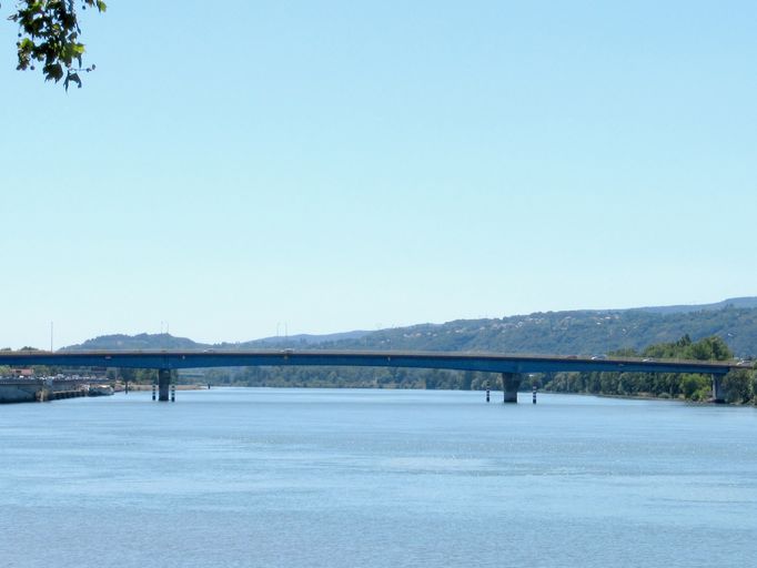 Pont routier Frédéric Mistral