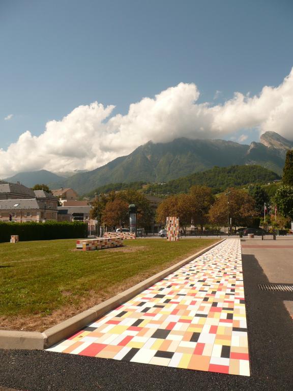 Sculpture / revêtement de sol : La Salle de bain