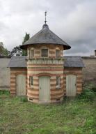 Faisanderie-pigeonnier du château de Saint-Maurice-de-Rémens