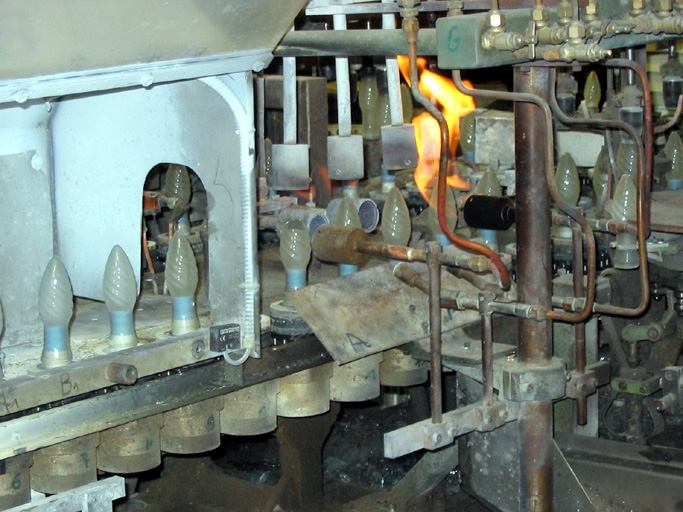 Usine de petit matériel électrique dite Lampes Visseaux, puis Claude, Paz et Visseaux, puis I.T.T. puis G.T.E., actuellement Sylvania Lighting International France (S.L.I. France)