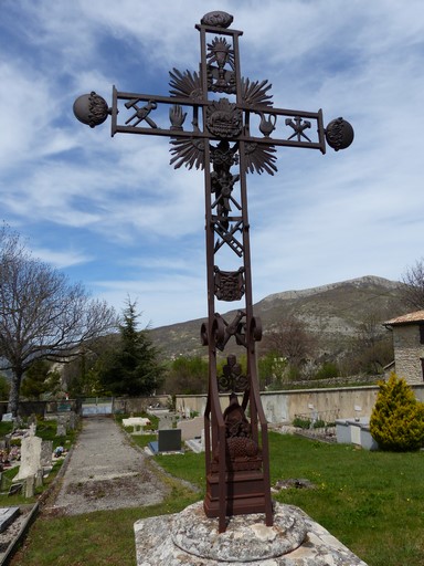 Croix du cimetière de Barret-de-Lioure