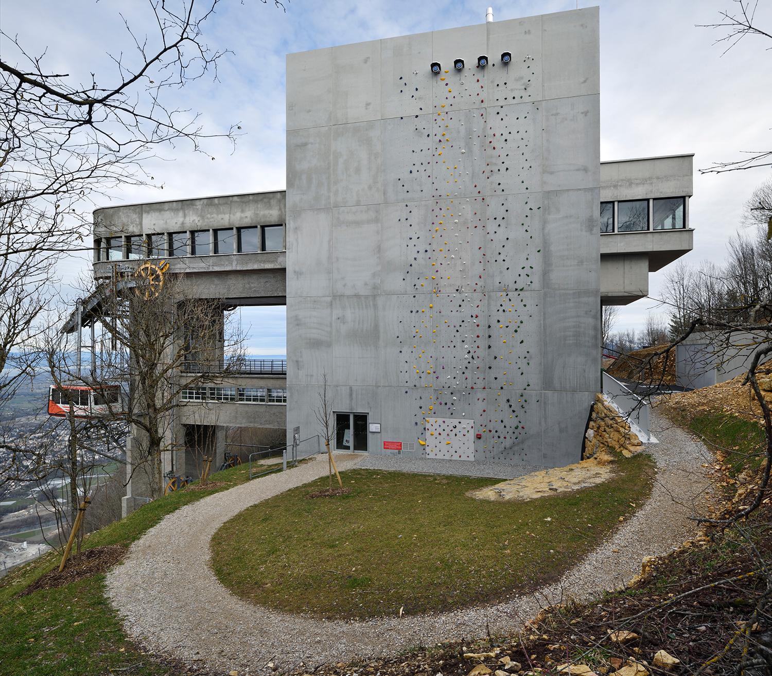 Gare supérieure de téléphérique du Salève