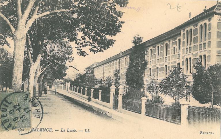 Les bâtiments nord (B) et sud (C) du lycée Emile-Loubet