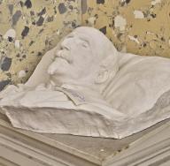 buste dit "gisant du duc d'Aumale"