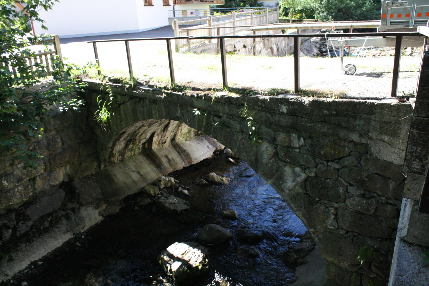 Pont sur le Nom