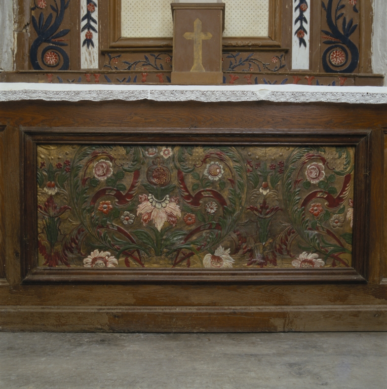 Devant d'autel (ensemble des autels secondaires : autel de la Vierge et autel de saint Médard)
