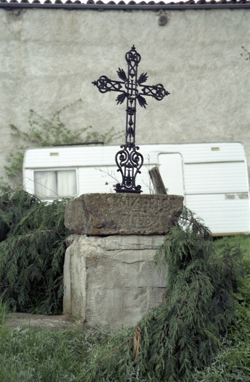 Les croix monumentales du canton de Boën et de la commune de Sail-sous-Couzan