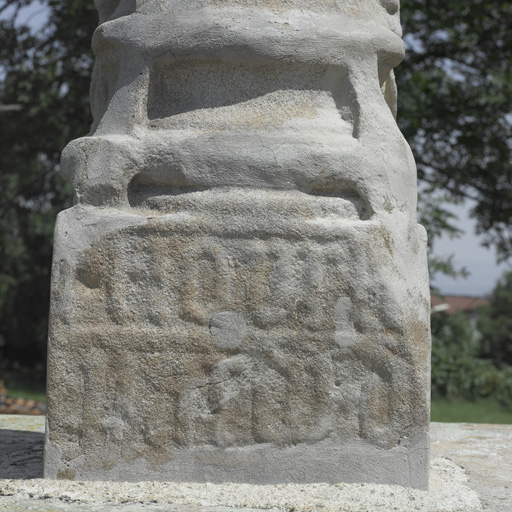 Croix de cimetière actuellement croix de chemin