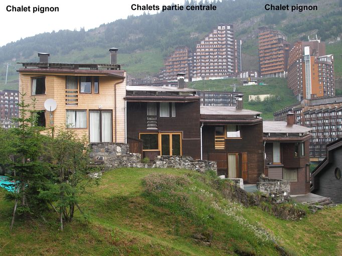 Ensemble de 4 Maisons dite les chalets de la Combe