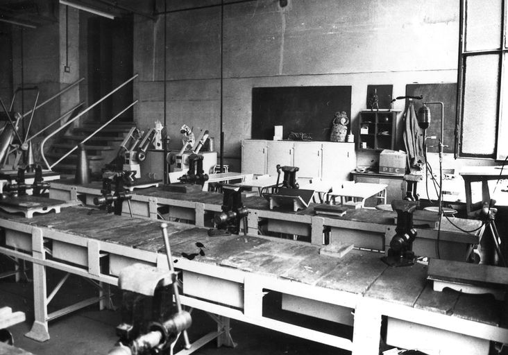 Ecole de métiers des industries métallurgiques et atelier-école, puis lycée technique des industries métallurgiques et lycée d'enseignement professionnel, actuellement lycée Hector-Guimard - Lycée des Métiers, Transformations des matériaux