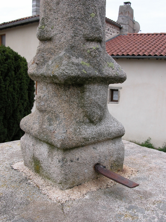 Croix de chemin (dite croix des Rameaux)