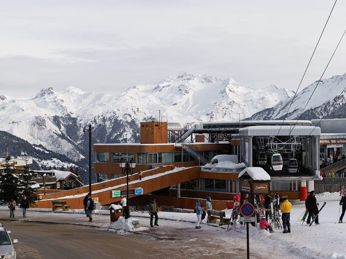 Station de sports d'hiver dite Courchevel 1850