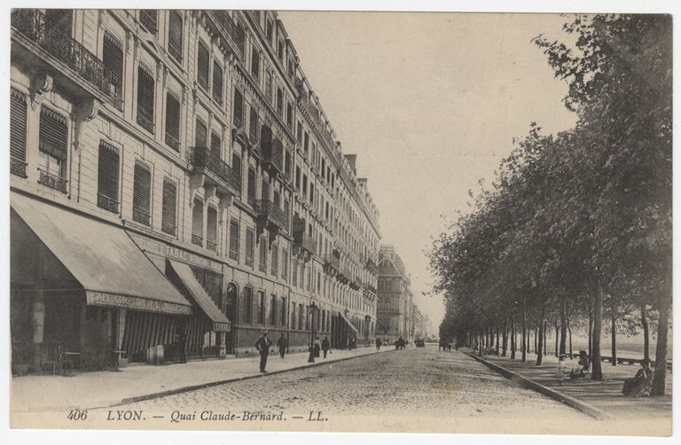 Ensemble de trois immeubles à cour commune