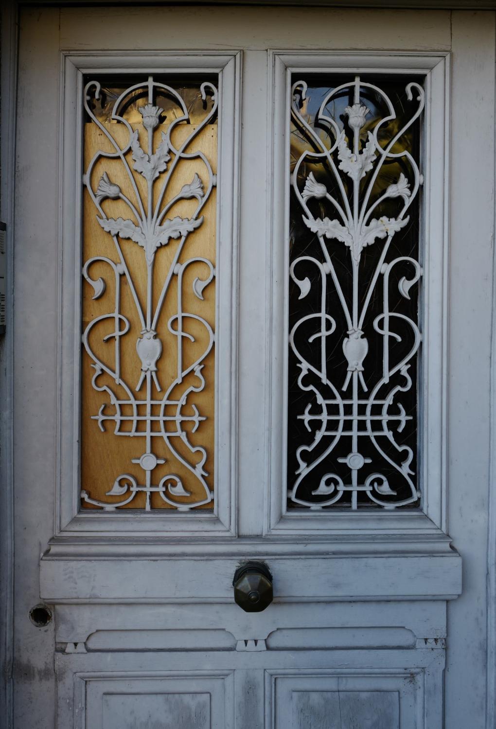 Ferronnerie de la porte d'entrée