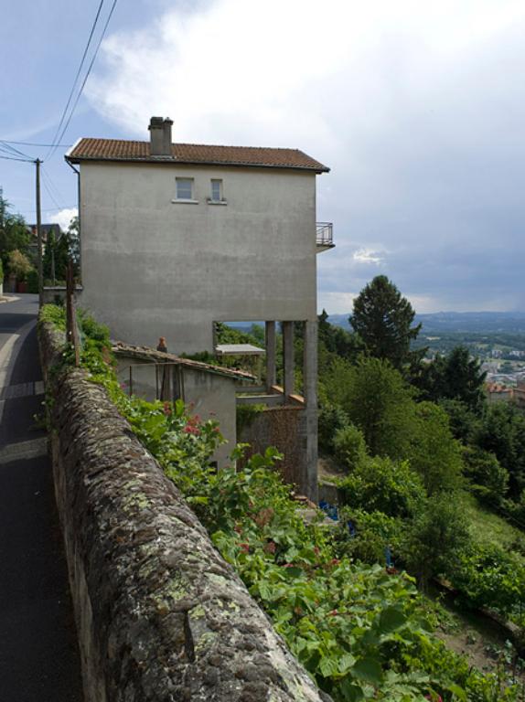 Maison sur pilotis, avenue Etienne-Guillemin.