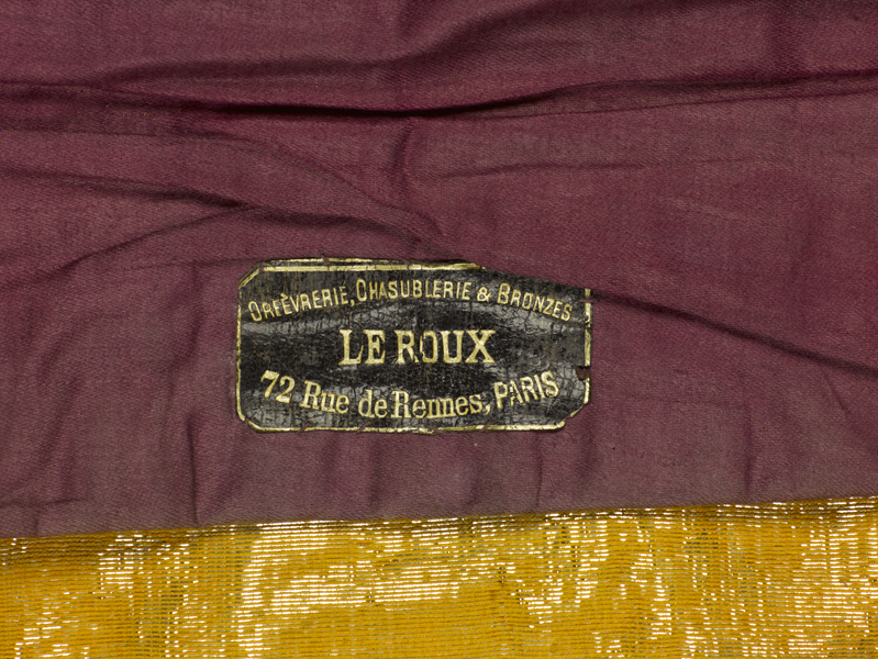 chasuble, étole, manipule, bourse de corporal : ornement doré