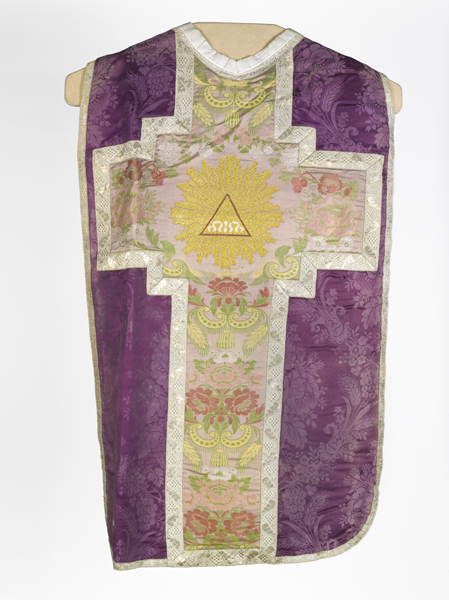 ornement violet : chasuble, voile de calice