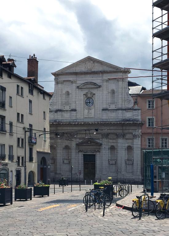 Église du collège des jésuites de Grenoble dite de la Circoncision et Saint-François-Xavier, puis chapelle du lycée, puis gymnase et amphithéâtre puis théâtre, actuellement centre de documentation de la cité scolaire Stendhal