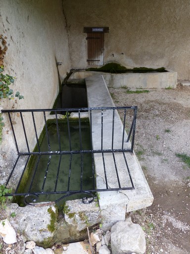 Fontaine, lavoir et abreuvoir du Terron