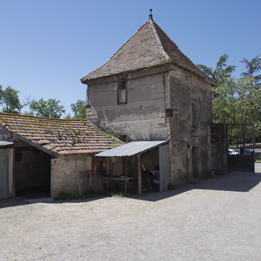 Pigeonnier du château de Magneux-Haute-Rive