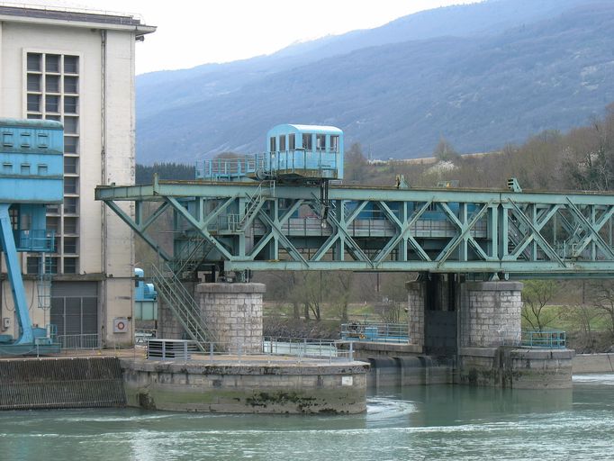 Barrage de Seyssel, centrale hydroélectrique, pont