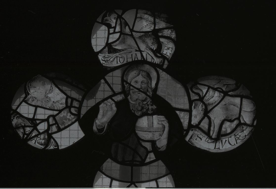 Verrière : Dieu le Père et les symboles des quatre évangélistes, la Vierge, saint Joseph, Vierge à l' Enfant (baie 0), verrière à personnages