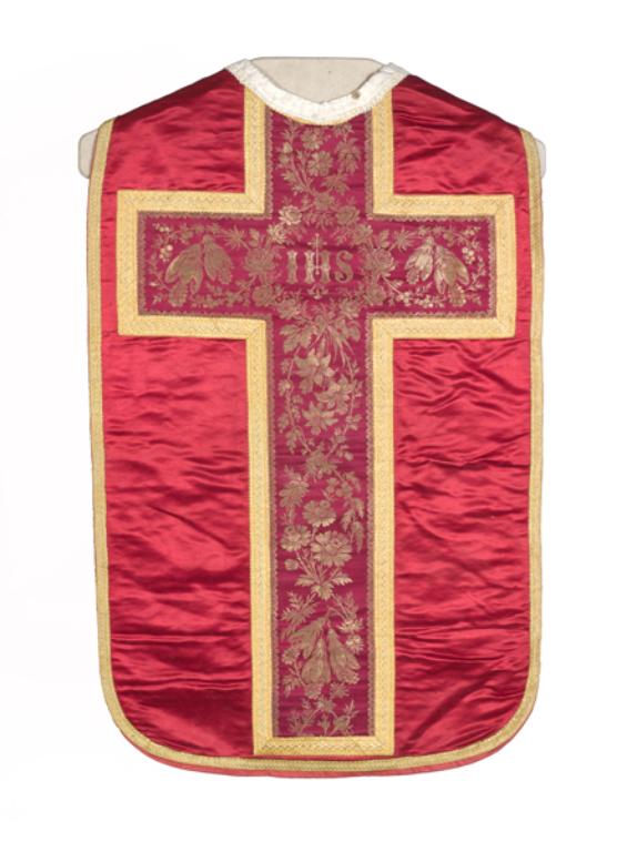 chasuble, étole, manipule, voile de calice, bourse de corporal : ornement rouge