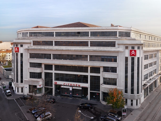 Vitriolerie Estienne et Jalabert puis garage de réparation automobile dite succursale Citroën, garage Citroën, actuellement bureaux de diverses sociétés, INSEEC école de commerce privée