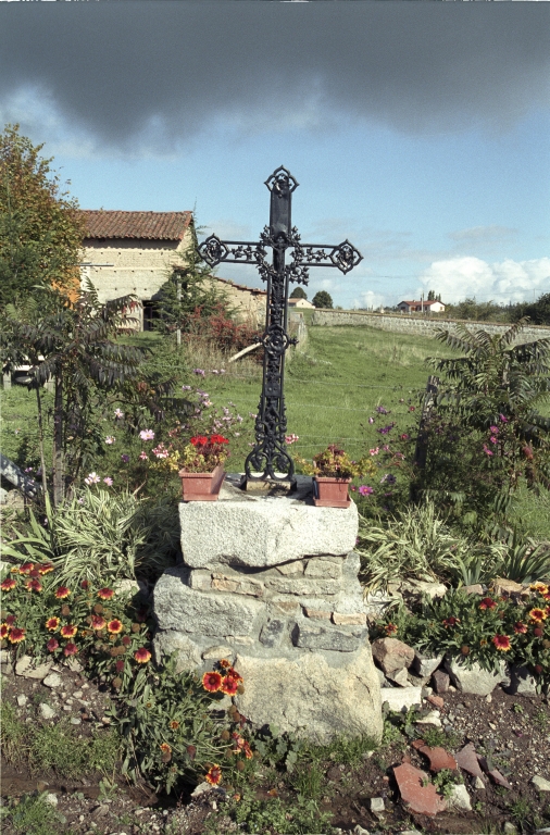 Les croix monumentales du canton de Boën et de la commune de Sail-sous-Couzan