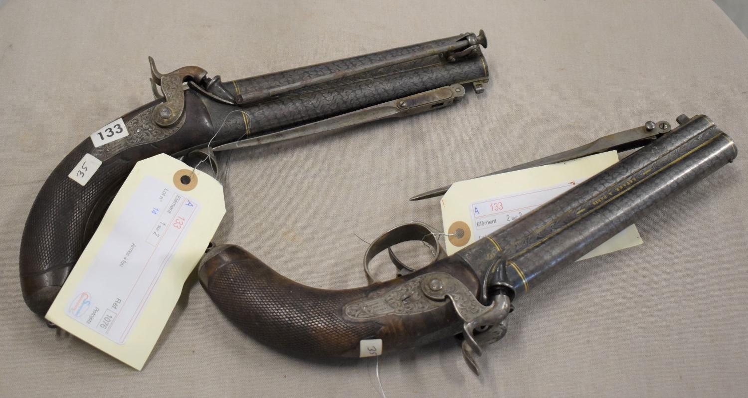 Pistolet n°1 d'un ensemble de deux pistolets à baïonnettes