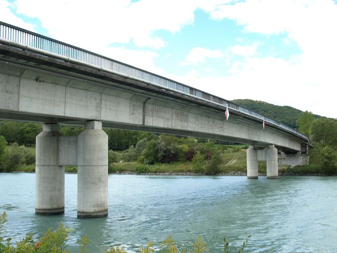 Pont routier de Cressin-Rochefort