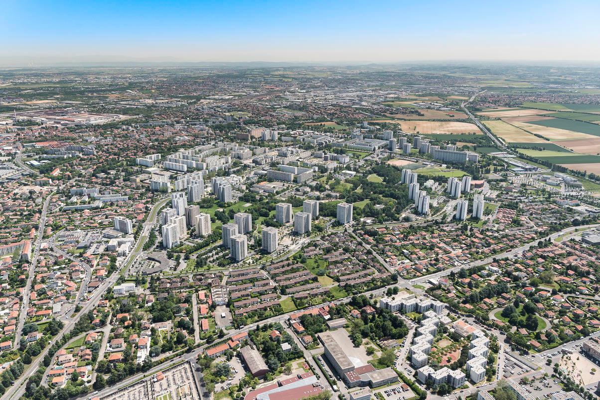 Immeubles et tours dits Zone d'Urbanisation Prioritaire des Minguettes à Vénissieux