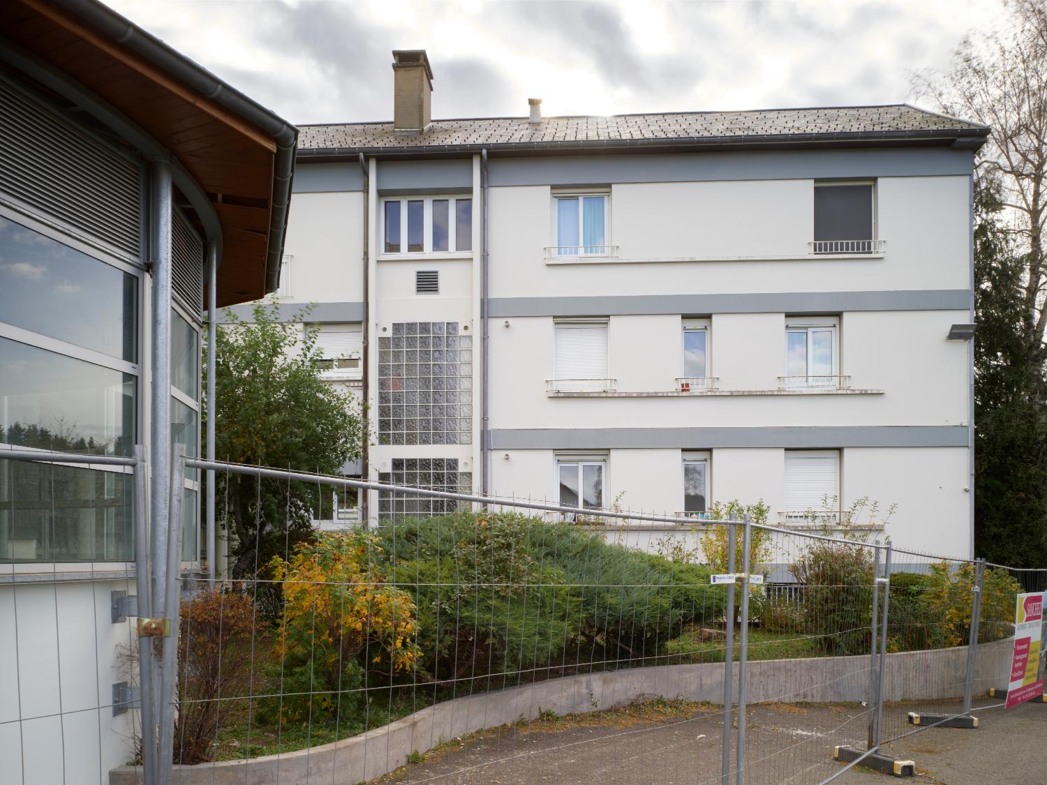 Foyer de progrès agricole, puis centre de formation professionnelle agricole, puis collège agricole, actuellement lycée professionnel agricole de Rochefort-Montagne