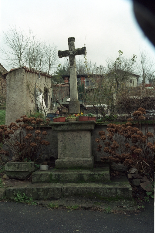 Les croix monumentales du canton de Boën et de la commune de Sail-sous-Couzan