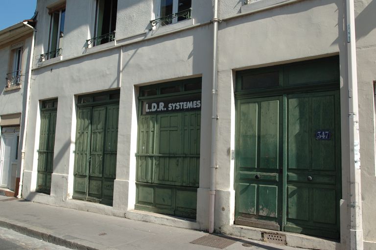 Atelier mécanique et logement d'ouvriers