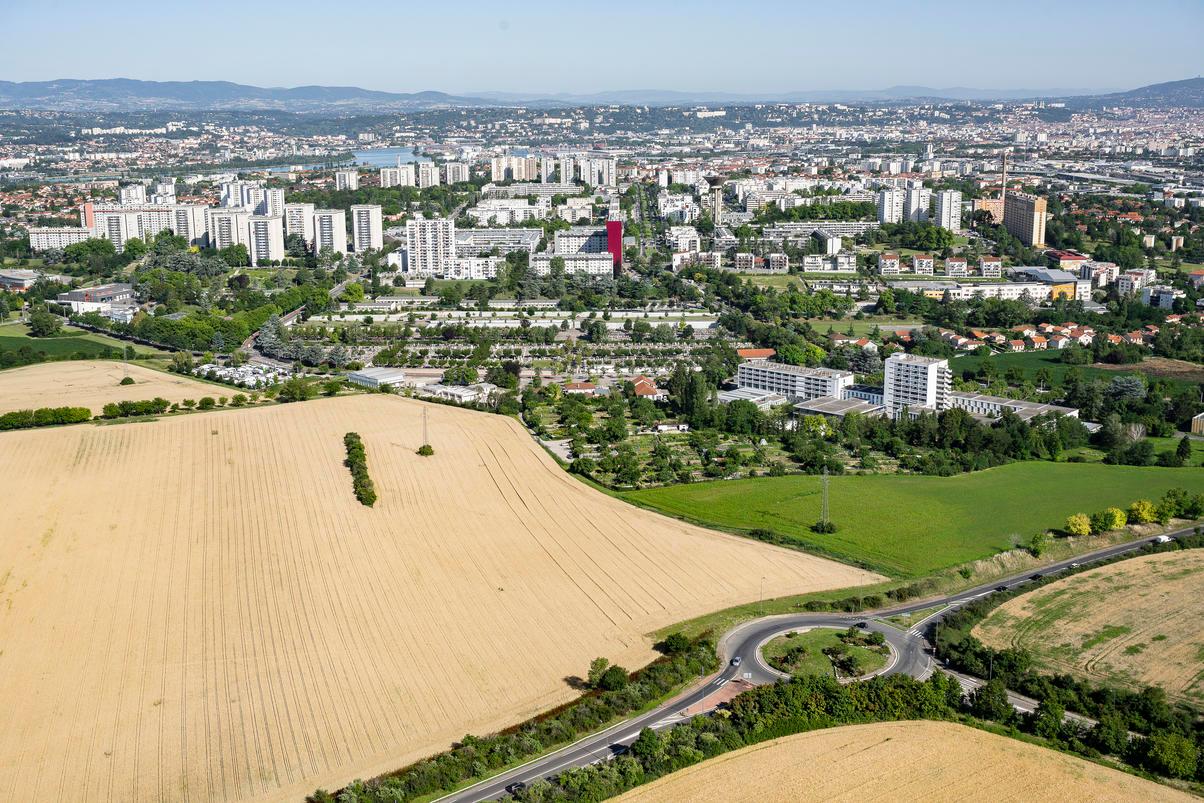 Immeubles et tours dits Zone d'Urbanisation Prioritaire des Minguettes à Vénissieux