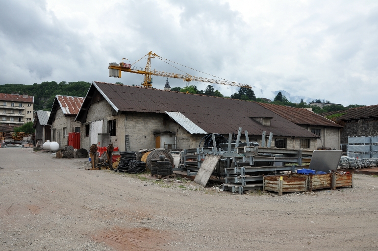 Edifice artisanal, Maison Grosse et Gerlat, puis usine de fabrication de matériaux de construction, entreprise de travaux publics, Entreprise Léon Grosse et Cie, actuellement Entreprise générale Léon Grosse