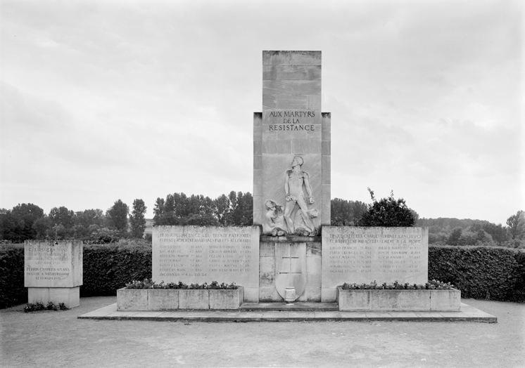 monument aux morts, des martyrs de la résistance